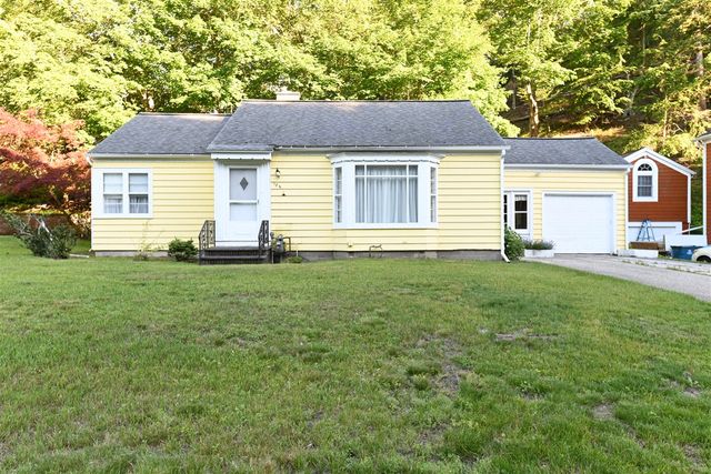 186 Grand Avenue, Grand Haven, MI 49417