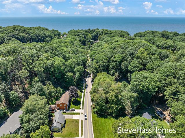 186 Grand Avenue, Grand Haven, MI 49417