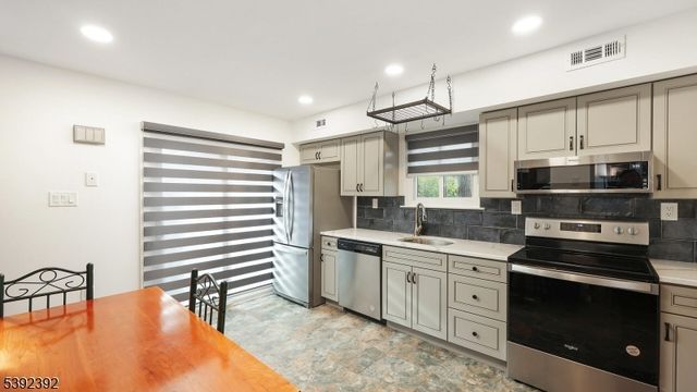 51 Taurus Dr 3A, Hillsborough Twp., NJ 08844