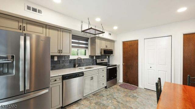 51 Taurus Dr 3A, Hillsborough Twp., NJ 08844