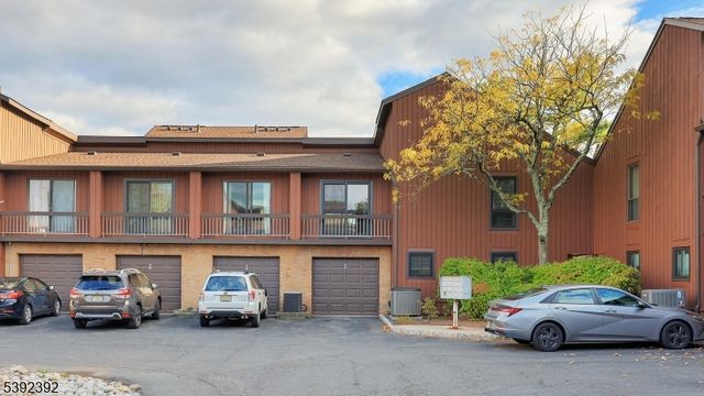 51 Taurus Dr 3A, Hillsborough Twp., NJ 08844