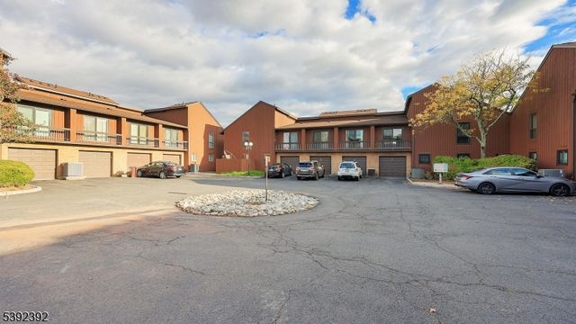 51 Taurus Dr 3A, Hillsborough Twp., NJ 08844