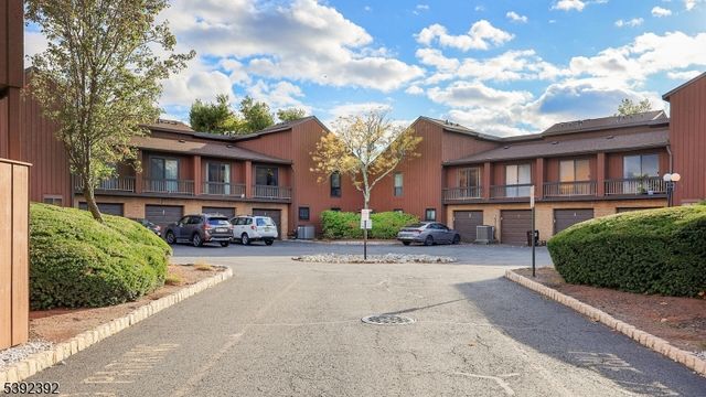 51 Taurus Dr 3A, Hillsborough Twp., NJ 08844