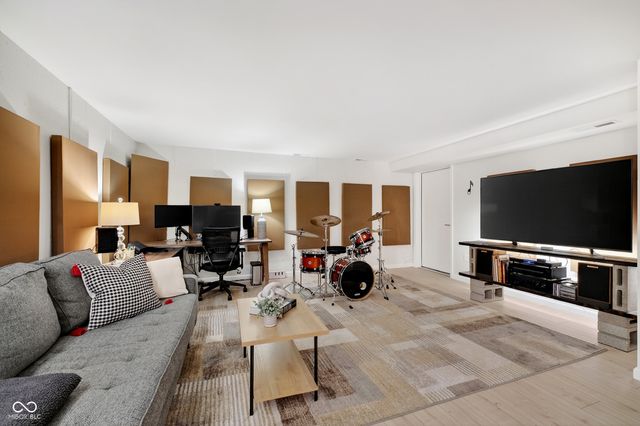 4930 Wintergreen Lane, Carmel, IN 46033