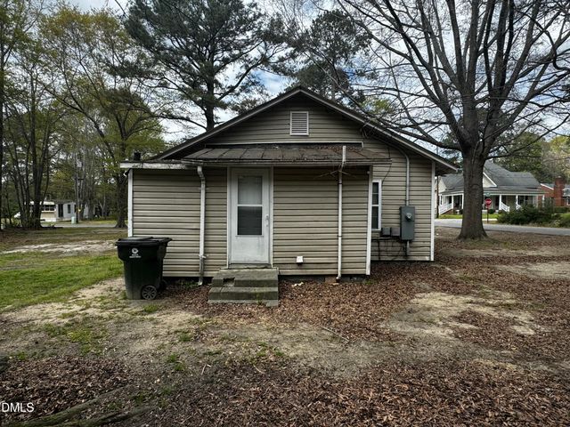 300 S Gardner Avenue, Kenly, NC 27542