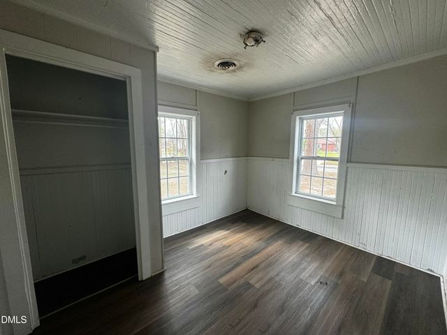 300 S Gardner Avenue, Kenly, NC 27542