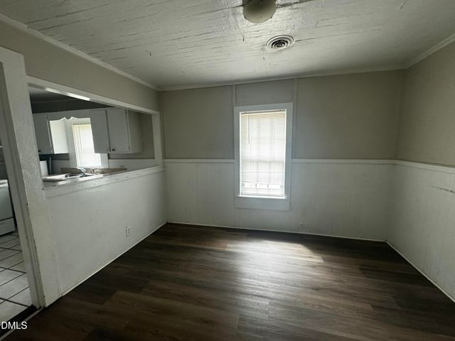 300 S Gardner Avenue, Kenly, NC 27542