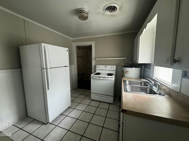 300 S Gardner Avenue, Kenly, NC 27542