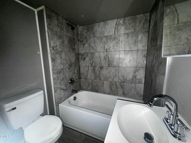 300 S Gardner Avenue, Kenly, NC 27542