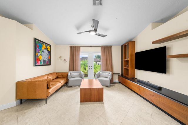 4199 NW 81st Terrace, Coral Springs, FL 33065