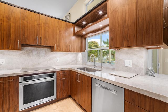 4199 NW 81st Terrace, Coral Springs, FL 33065