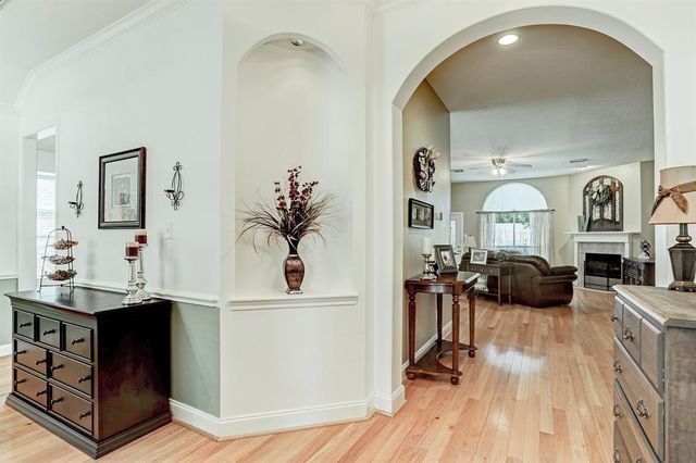 907 Norfolk Drive, Pearland, TX 77584