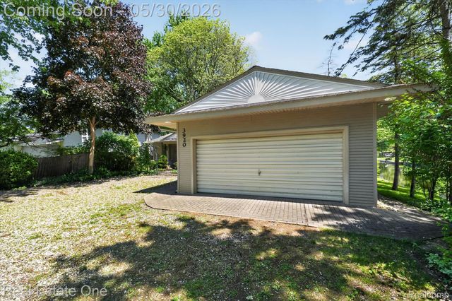 3920 Wint Road, Commerce Charter Township, MI 48382
