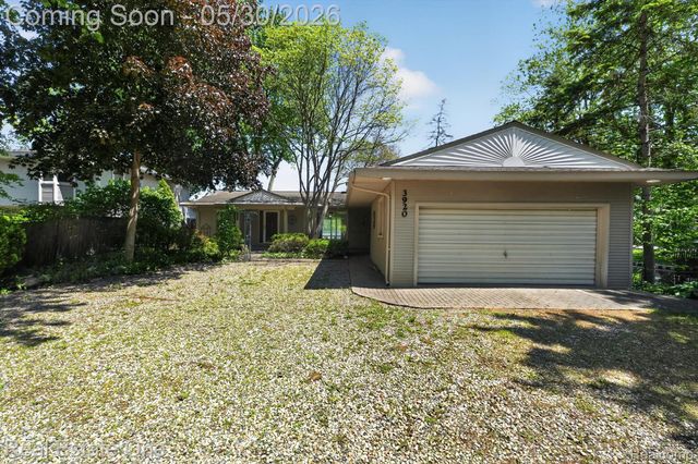 3920 Wint Road, Commerce Charter Township, MI 48382