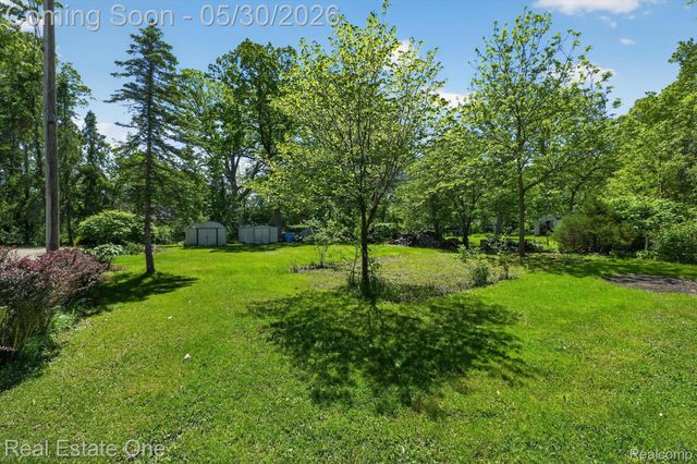 3920 Wint Road, Commerce Charter Township, MI 48382