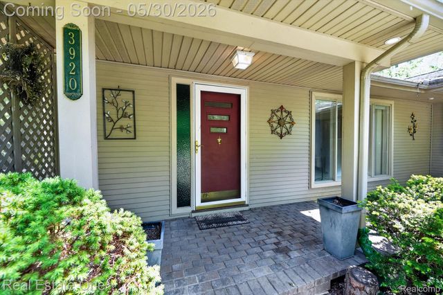 3920 Wint Road, Commerce Charter Township, MI 48382