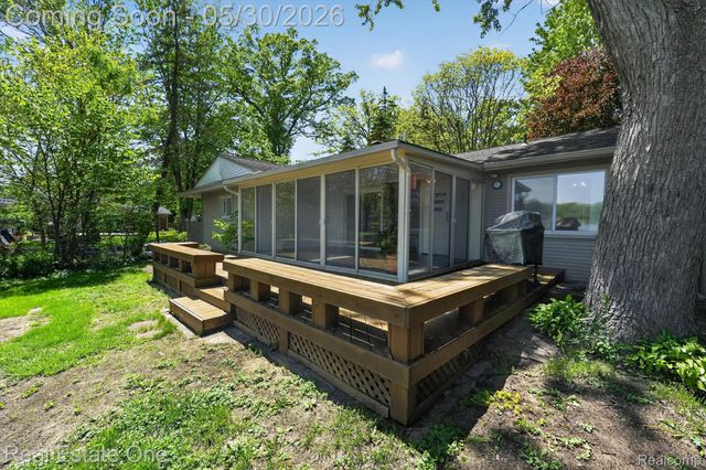 3920 Wint Road, Commerce Charter Township, MI 48382