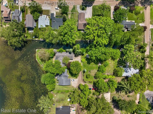3920 Wint Road, Commerce Charter Township, MI 48382