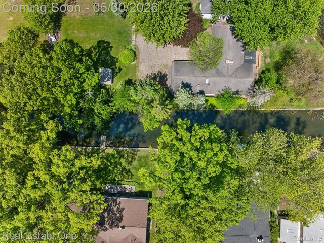 3920 Wint Road, Commerce Charter Township, MI 48382