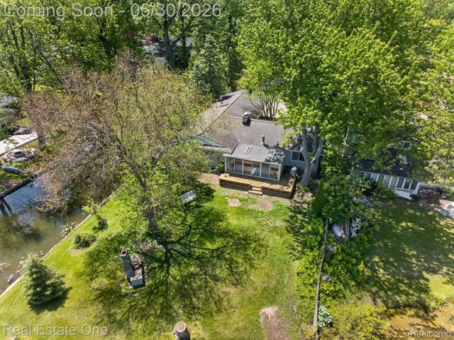 3920 Wint Road, Commerce Charter Township, MI 48382