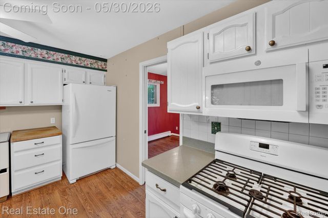 3920 Wint Road, Commerce Charter Township, MI 48382