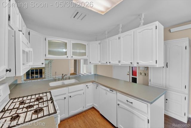 3920 Wint Road, Commerce Charter Township, MI 48382