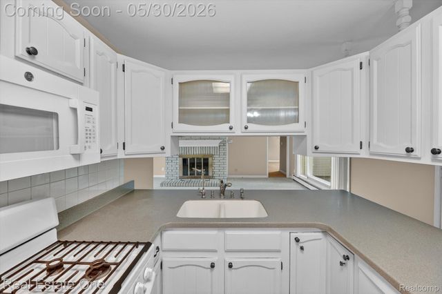 3920 Wint Road, Commerce Charter Township, MI 48382