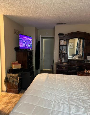 1371 Old West Dr, Sacramento, CA 95834