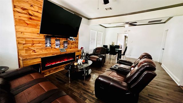 3030 Warren Avenue, Dallas, TX 75215