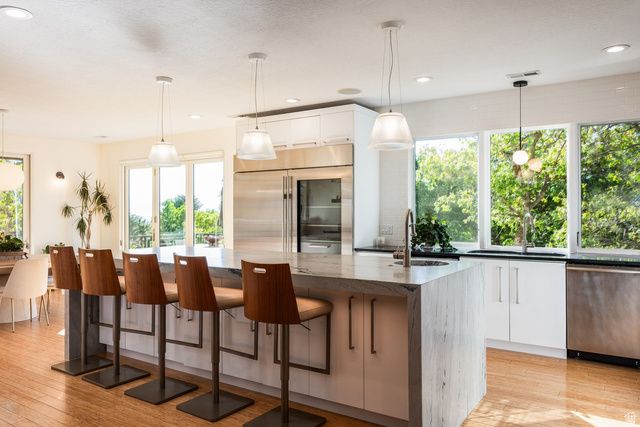 3756 E LOIS LN, Millcreek, UT 84124