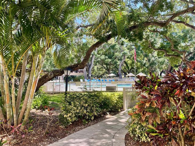 840 VIRGINIA STREET 303, Dunedin, FL 34698