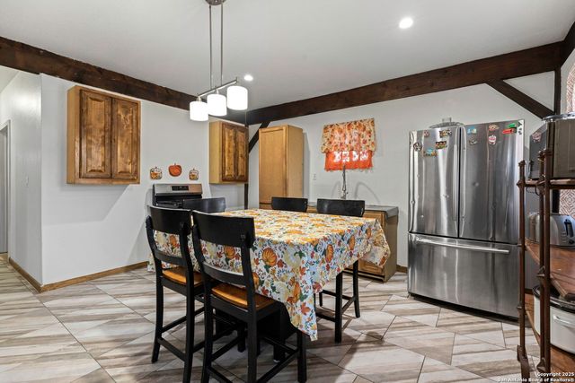 1742 County Road 777, Devine, TX 78016