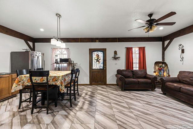 1742 County Road 777, Devine, TX 78016