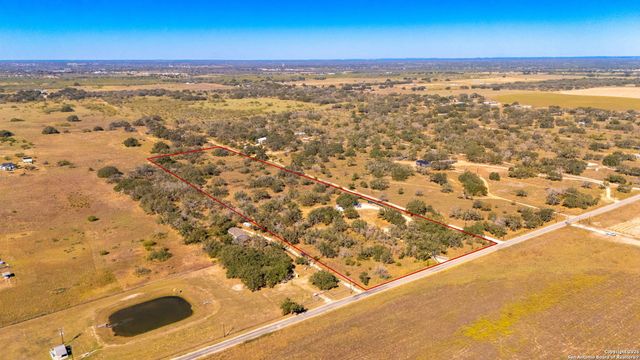 1742 County Road 777, Devine, TX 78016