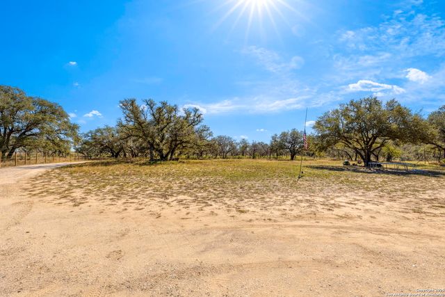 1742 County Road 777, Devine, TX 78016