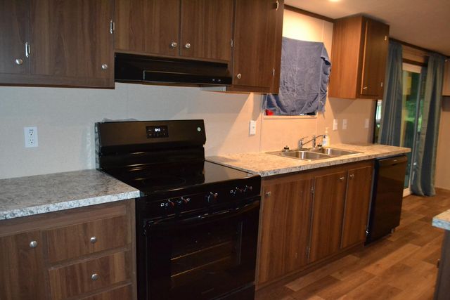 256 E 25th Place, Larose, LA 70373