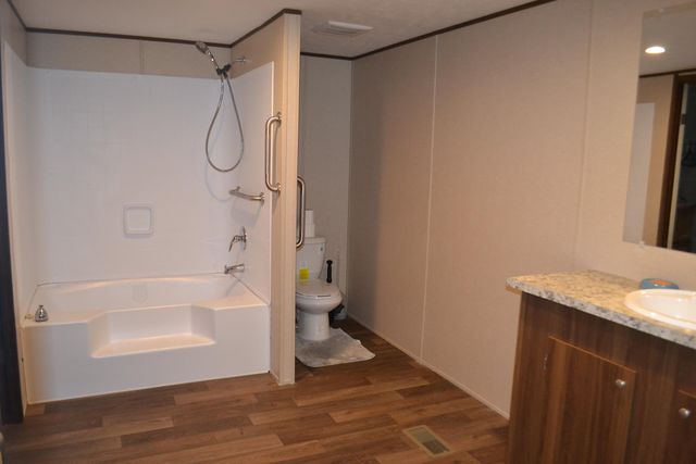 256 E 25th Place, Larose, LA 70373