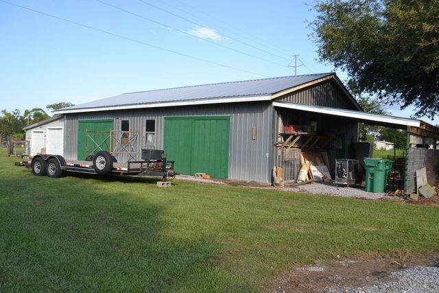 256 E 25th Place, Larose, LA 70373