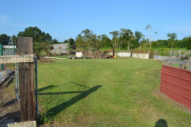 256 E 25th Place, Larose, LA 70373