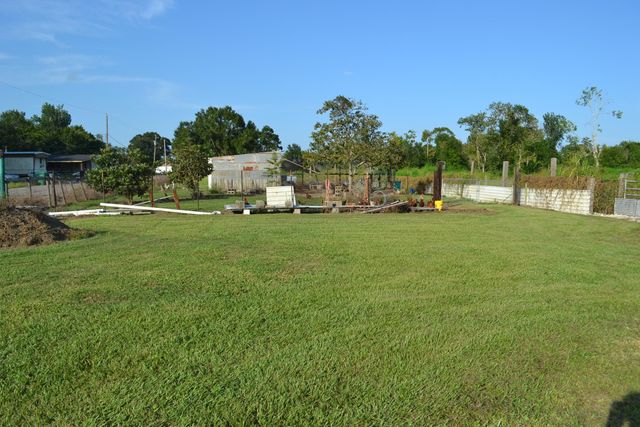 256 E 25th Place, Larose, LA 70373