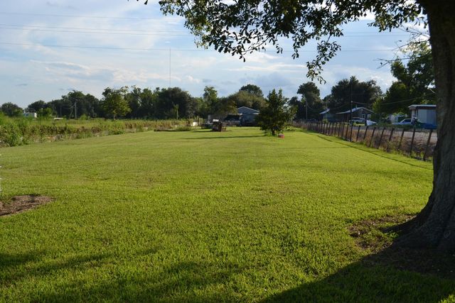 256 E 25th Place, Larose, LA 70373