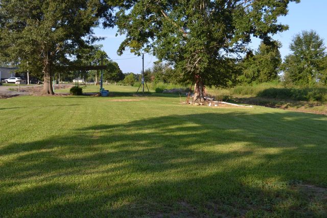 256 E 25th Place, Larose, LA 70373