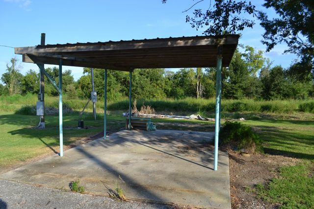 256 E 25th Place, Larose, LA 70373