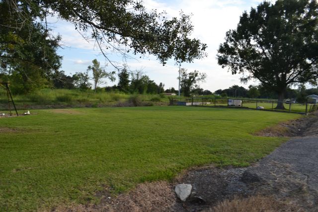 256 E 25th Place, Larose, LA 70373