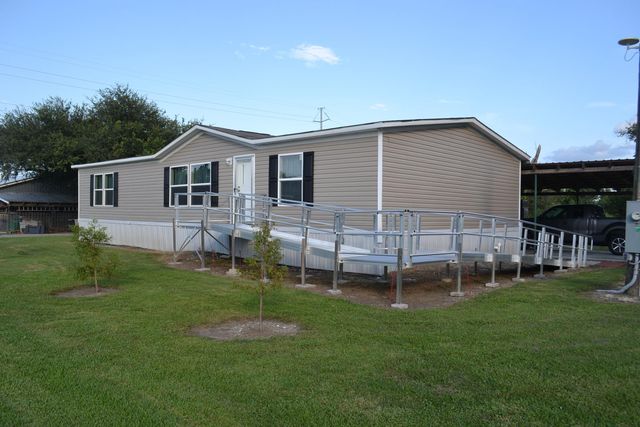 256 E 25th Place, Larose, LA 70373