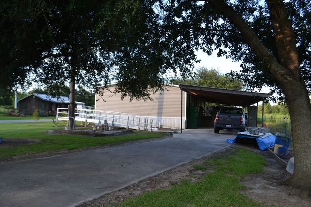 256 E 25th Place, Larose, LA 70373