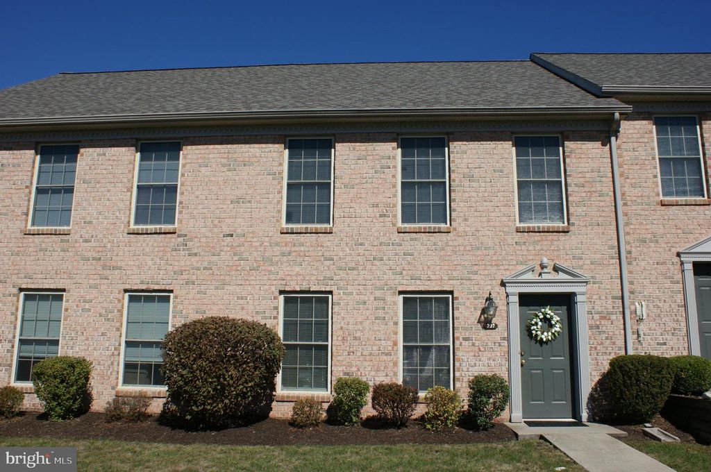 207 SADDLE RIDGE DR, Harrisburg, PA 17110