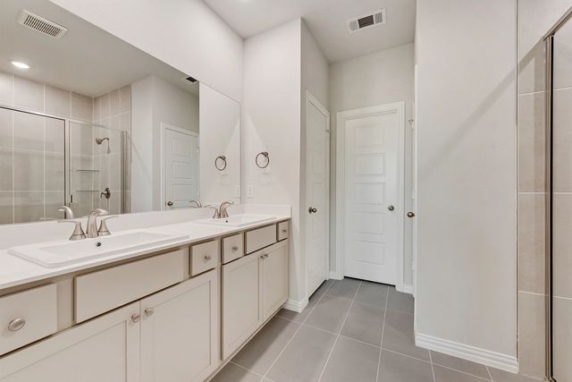 8199 Challenger Lane, Frisco, TX 75034