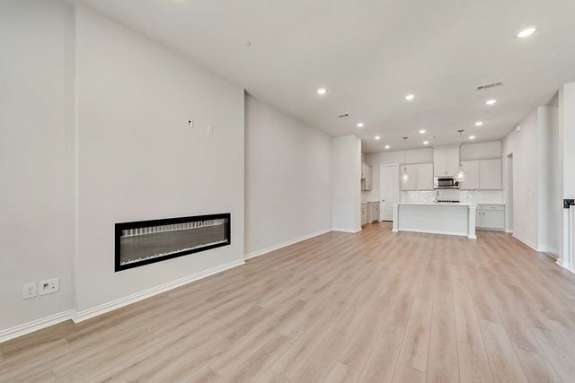 8199 Challenger Lane, Frisco, TX 75034