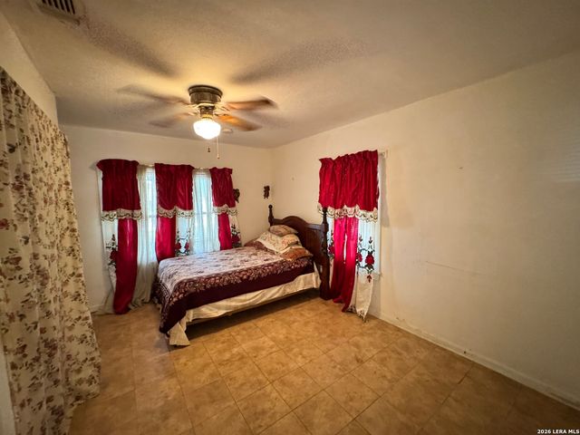 1837 E HIGHLAND BLVD, San Antonio, TX 78210